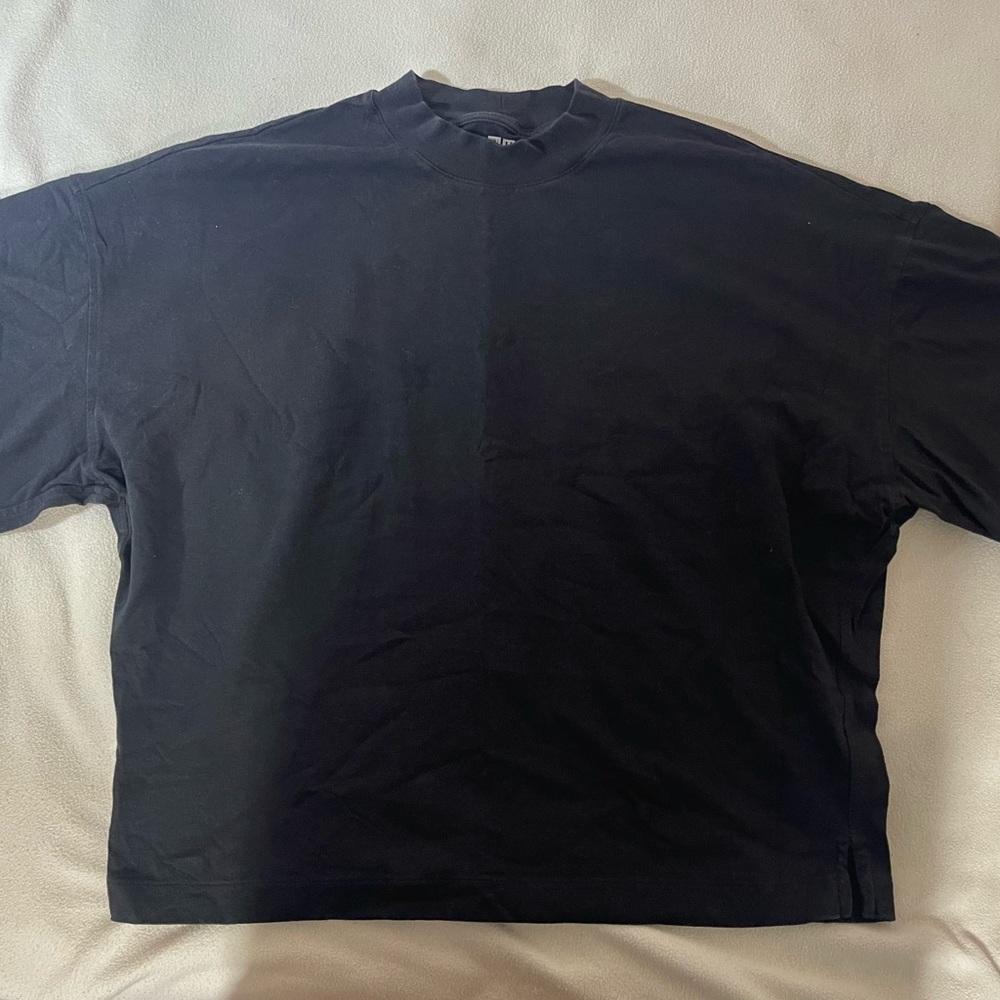 Uniqlo Men's Short Sleeve Black Tee